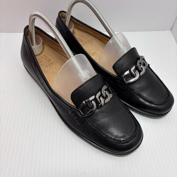 Naturalizer Women's Black Loafers - Picture 2 of 8